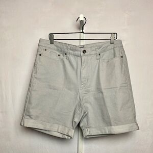 DKNY Womenʻs Plus Size Grey Cuffed Hem 5 Pocket Stretch Shorts Size 14